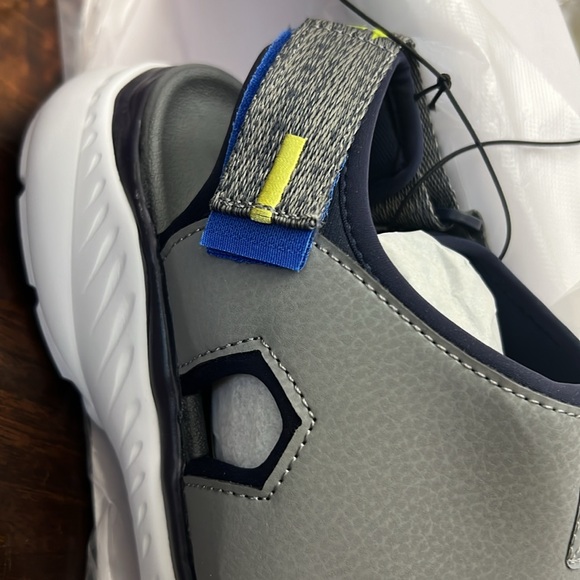 New gray Avia men’s sandals size 11 very comfortable - Picture 5 of 6